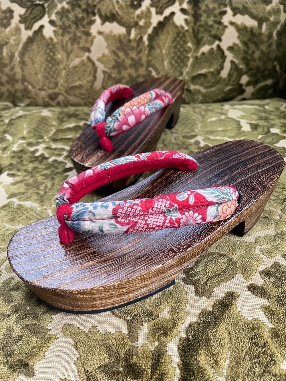 Traditional Japanese Kimono Print Wooden Geta Sandals🌸